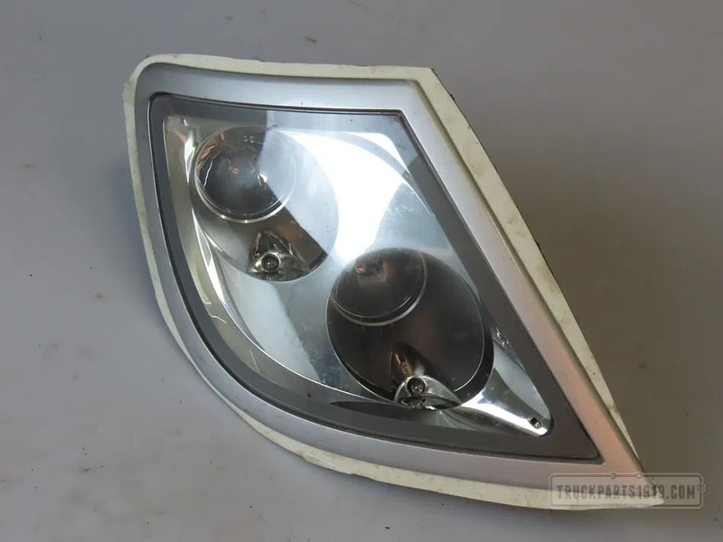 DAF 1784823 Lighting Skylight Re. - Farol nevoeiro por Camião: foto 1 DAF 1784823 Lighting Skylight Re. - Farol nevoeiro por Camião: foto 1