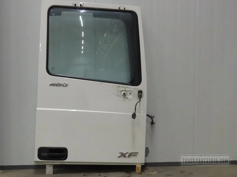 DAF Body & Chassis Parts Portier Re. DAF XF 106 - Porta e peças por Camião: foto 1 DAF Body & Chassis Parts Portier Re. DAF XF 106 - Porta e peças por Camião: foto 1