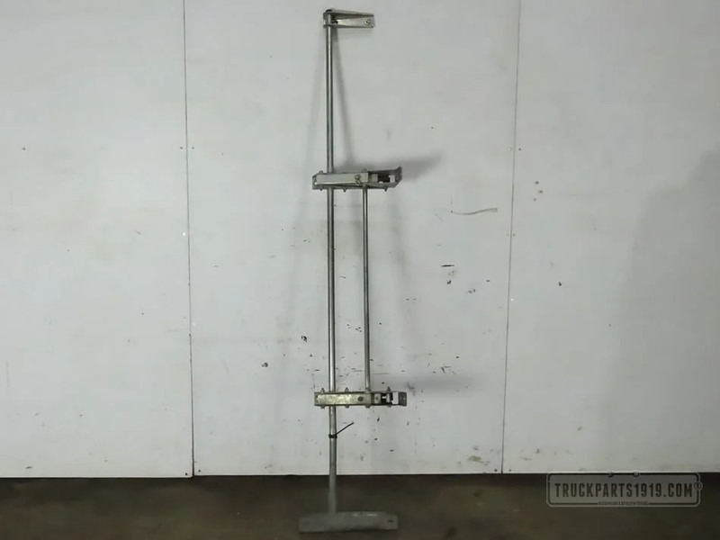 DAF Body & Chassis Parts Side fender frame Li. DAF 106 - Para-lama por Camião: foto 1 DAF Body & Chassis Parts Side fender frame Li. DAF 106 - Para-lama por Camião: foto 1