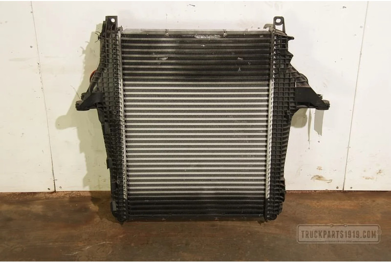MAN Cooling System Intercooler - Radiador por Camião: foto 2 MAN Cooling System Intercooler - Radiador por Camião: foto 2
