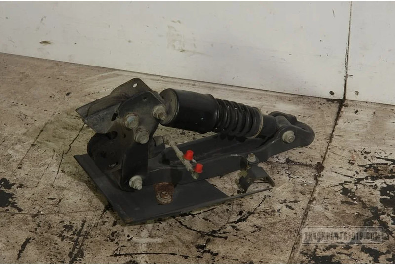 Renault Body & Chassis Parts Cabine vergrendeling RH RENAUL - Suspensão da cabina por Camião: foto 1 Renault Body & Chassis Parts Cabine vergrendeling RH RENAUL - Suspensão da cabina por Camião: foto 1