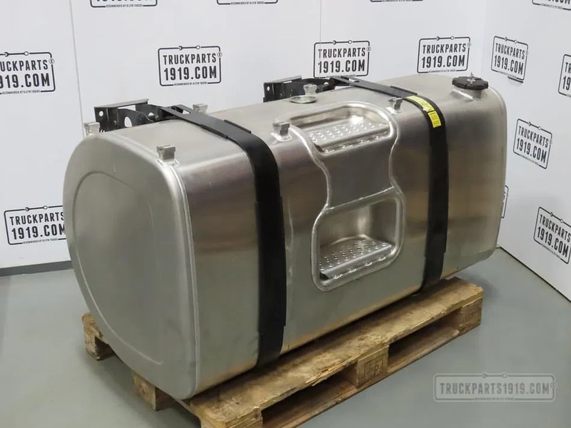 Volvo 21335679 Brandstoftank + steunen 550L - Tanque de combustível por Camião: foto 1 Volvo 21335679 Brandstoftank + steunen 550L - Tanque de combustível por Camião: foto 1