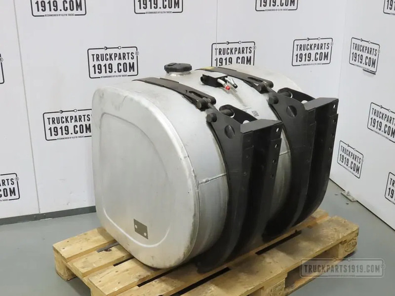 Volvo 21516445 Brandstoftank + steunen 330L - Tanque de combustível por Camião: foto 2 Volvo 21516445 Brandstoftank + steunen 330L - Tanque de combustível por Camião: foto 2