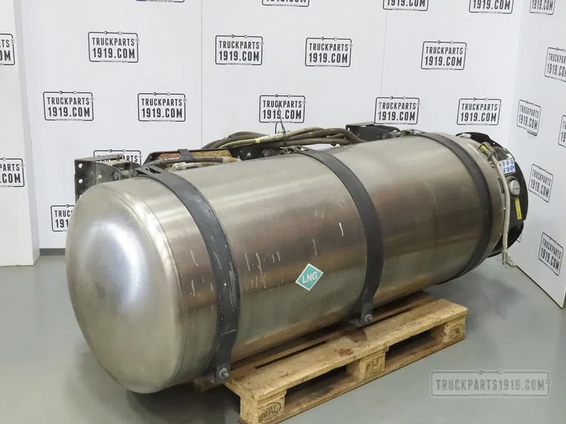 Volvo 23952072 LNG tank 565L Volvo - Tanque de combustível por Camião: foto 1 Volvo 23952072 LNG tank 565L Volvo - Tanque de combustível por Camião: foto 1