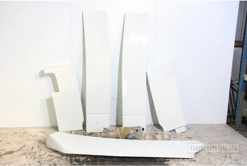 Volvo Body & Chassis Parts Spoiler set Volvo FH GlobXL no - Aerodinâmica/ Aerofólio por Camião: foto 1 Volvo Body & Chassis Parts Spoiler set Volvo FH GlobXL no - Aerodinâmica/ Aerofólio por Camião: foto 1