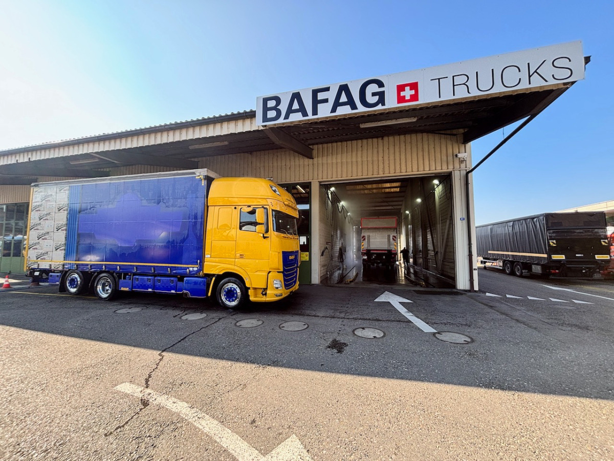 DAF FAN XF 530 LD Jumbo - Camião de lona: foto 2 DAF FAN XF 530 LD Jumbo - Camião de lona: foto 2