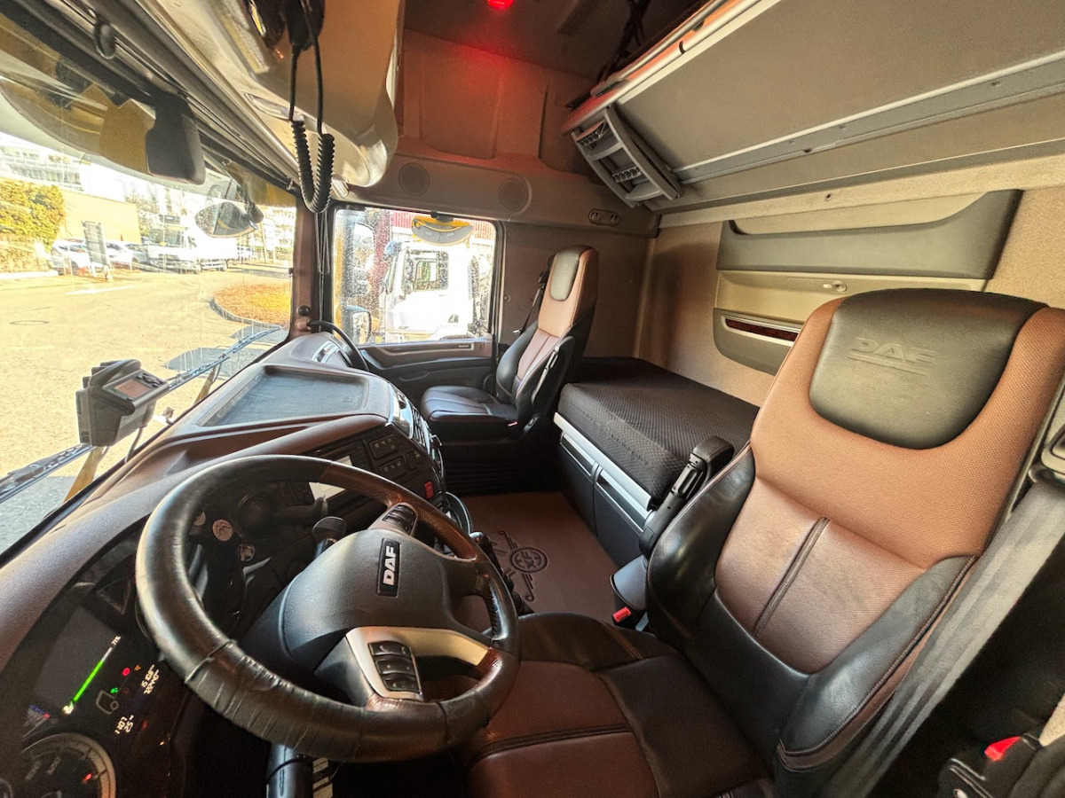DAF FAN XF 530 LD Jumbo - Camião de lona: foto 4 DAF FAN XF 530 LD Jumbo - Camião de lona: foto 4