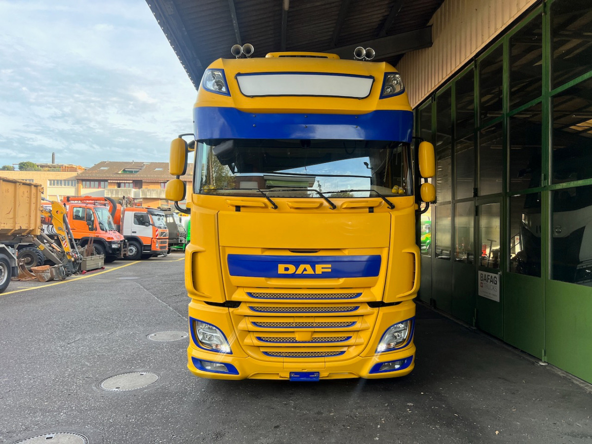 DAF XF 510 Jumbo - Camião de lona: foto 2 DAF XF 510 Jumbo - Camião de lona: foto 2