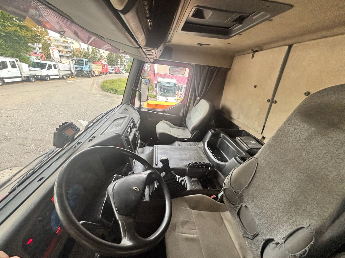 RENAULT Kerax 420DCI 4x4 - Camião basculante: foto 4 RENAULT Kerax 420DCI 4x4 - Camião basculante: foto 4