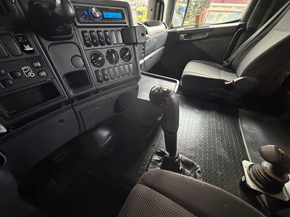 SCANIA R440 CB 8x4 - Camião polibenne: foto 5 SCANIA R440 CB 8x4 - Camião polibenne: foto 5