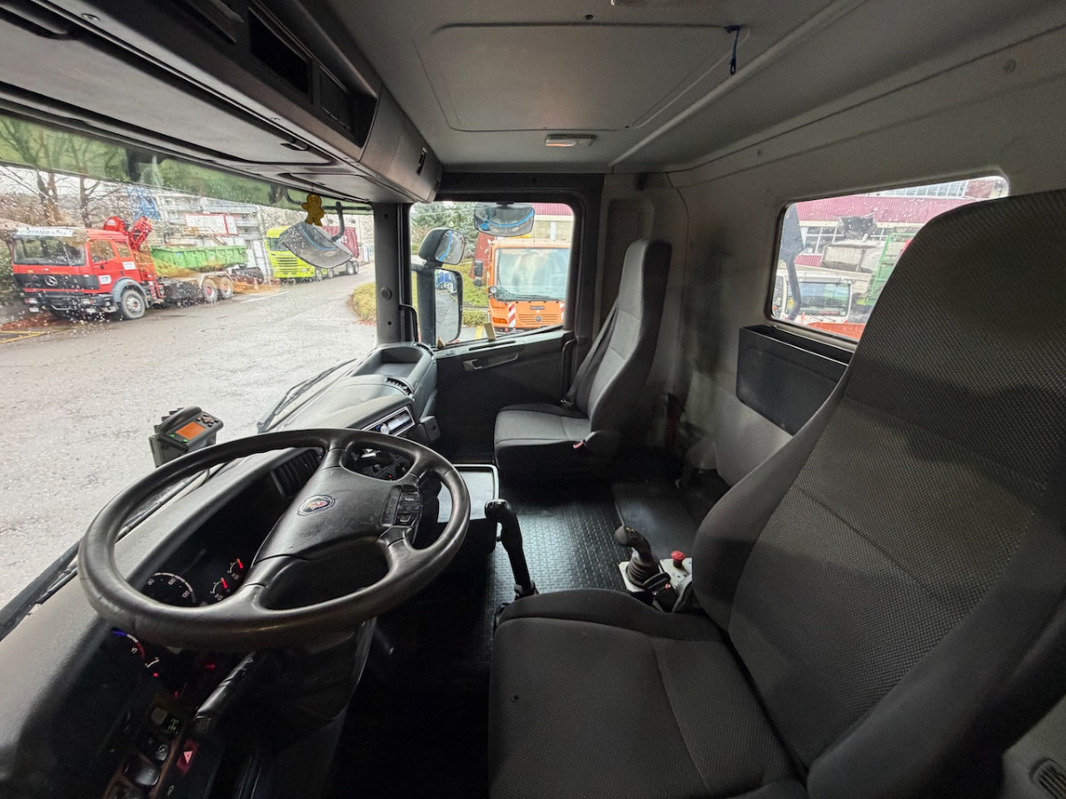 SCANIA R440 CB 8x4 - Camião polibenne: foto 4 SCANIA R440 CB 8x4 - Camião polibenne: foto 4