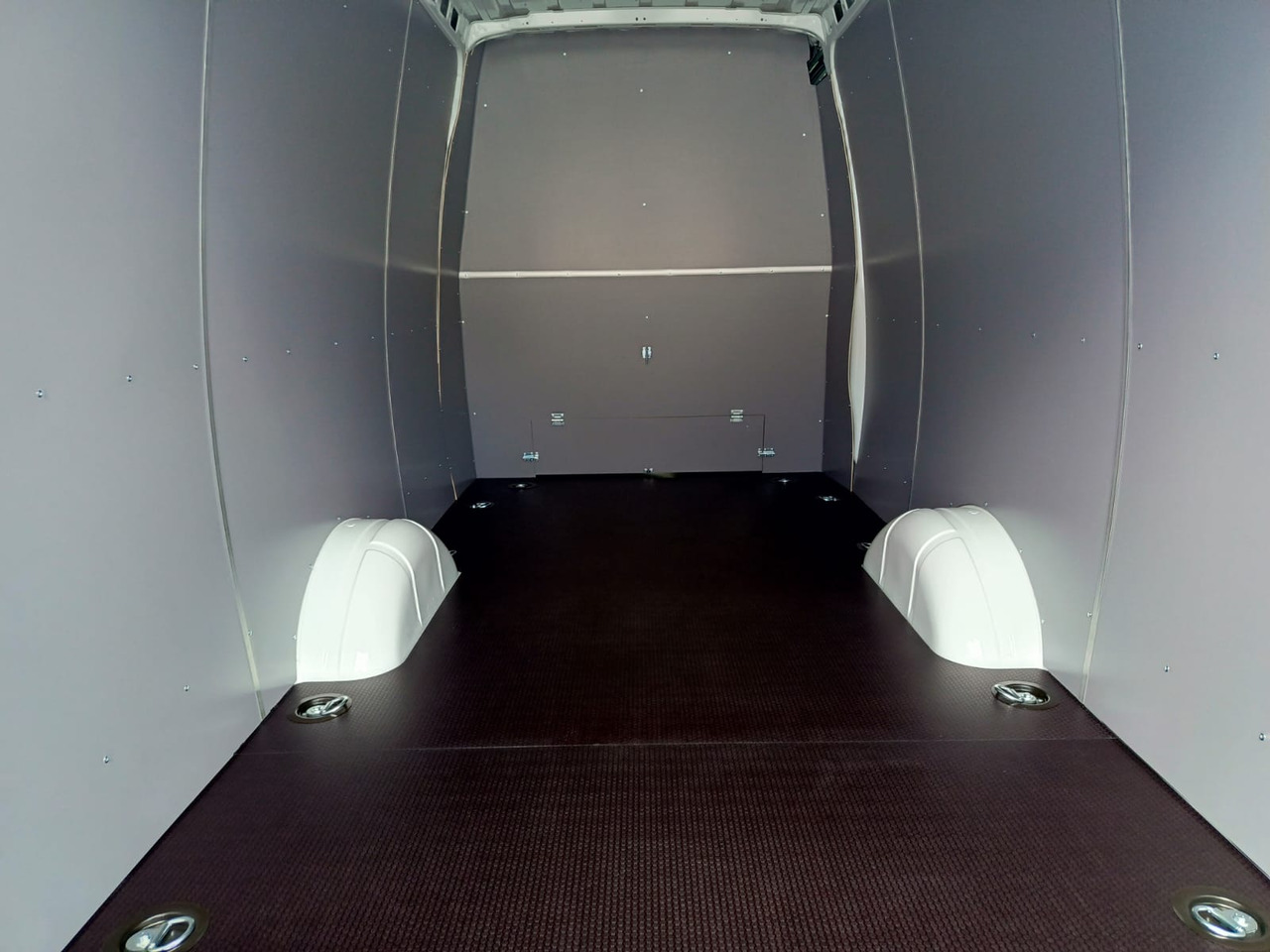 IVECO Daily 35 180 7-Sitzer - Furgão de passageiros, Carrinha cabine dupla: foto 3 IVECO Daily 35 180 7-Sitzer - Furgão de passageiros, Carrinha cabine dupla: foto 3