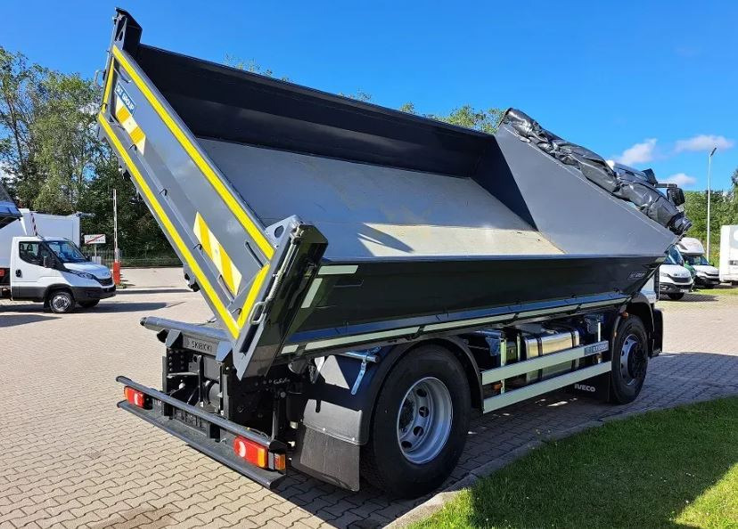 Iveco EUROCARGO ML180E28/P 3-Seiten Kipper 4x2 - Camião basculante: foto 3 Iveco EUROCARGO ML180E28/P 3-Seiten Kipper 4x2 - Camião basculante: foto 3