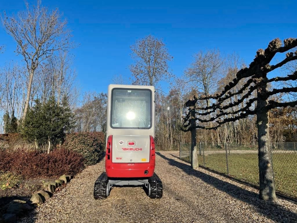 TAKEUCHI TB216 - Mini escavadeira: foto 5 TAKEUCHI TB216 - Mini escavadeira: foto 5