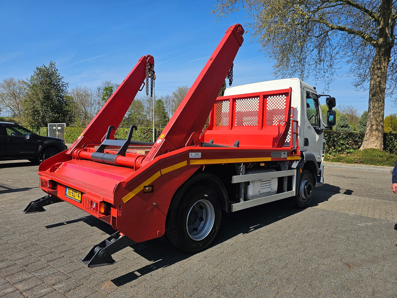 DAF LF 220 Euro 6 - Camião multibenne: foto 2 DAF LF 220 Euro 6 - Camião multibenne: foto 2