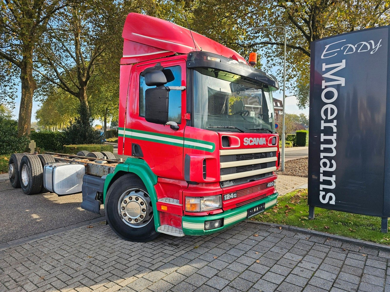 Scania P 124G 420 6x2*4 Fahrgestell - Camião chassi: foto 1 Scania P 124G 420 6x2*4 Fahrgestell - Camião chassi: foto 1
