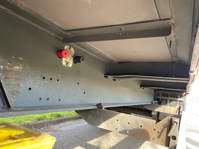 Kässbohrer Taut line XXL certificaat bij - Semi-reboque de lona: foto 3 Kässbohrer Taut line XXL certificaat bij - Semi-reboque de lona: foto 3