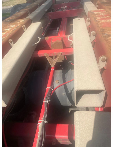 Renders 2x 20 1x 30 1x 40 in prijs verlaagt - Semi-reboque transportador de contêineres/ Caixa móvel: foto 5 Renders 2x 20 1x 30 1x 40 in prijs verlaagt - Semi-reboque transportador de contêineres/ Caixa móvel: foto 5