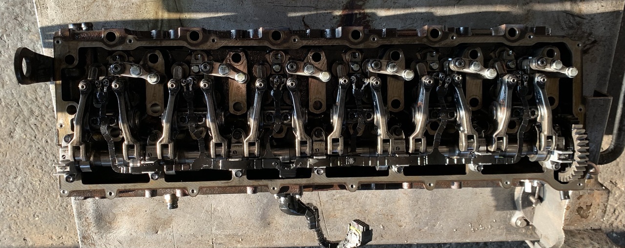 CYLINDER HEAD ASSEMBLY COMPLETE(INCLUDING CAMSHAFT) MAN TGA-TGS D2066 - Cabeça do motor por Camião: foto 1 CYLINDER HEAD ASSEMBLY COMPLETE(INCLUDING CAMSHAFT) MAN TGA-TGS D2066 - Cabeça do motor por Camião: foto 1
