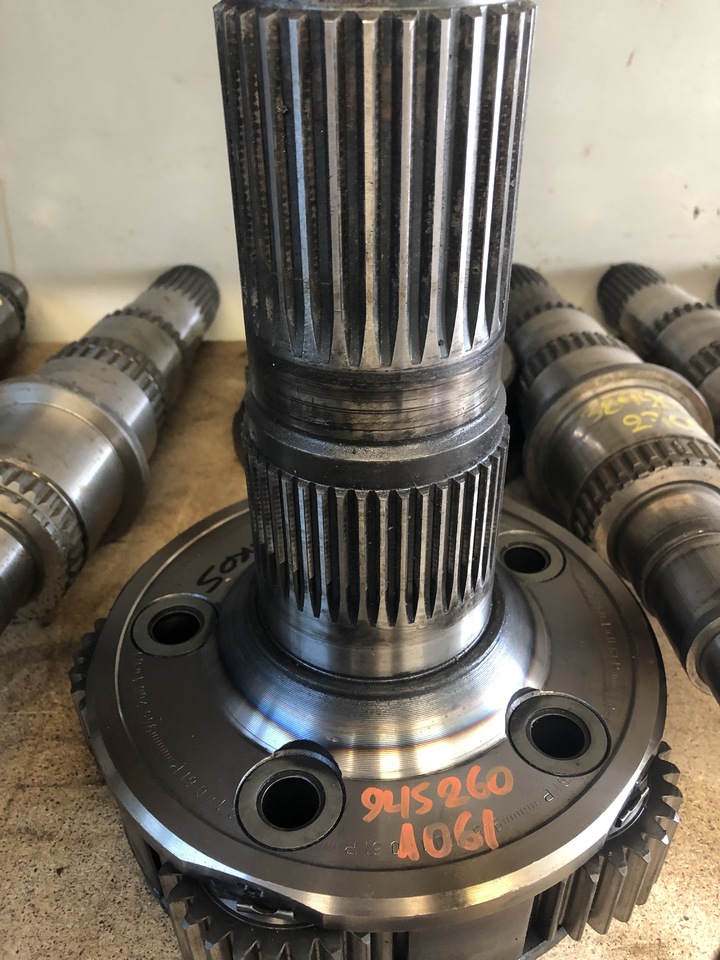 DRIVE SHAFT-MAIN SHAFT-PLANETARY CARRIER ACTROS GEARBOX G240 - Caixas de velocidade e peças por Camião: foto 5 DRIVE SHAFT-MAIN SHAFT-PLANETARY CARRIER ACTROS GEARBOX G240 - Caixas de velocidade e peças por Camião: foto 5