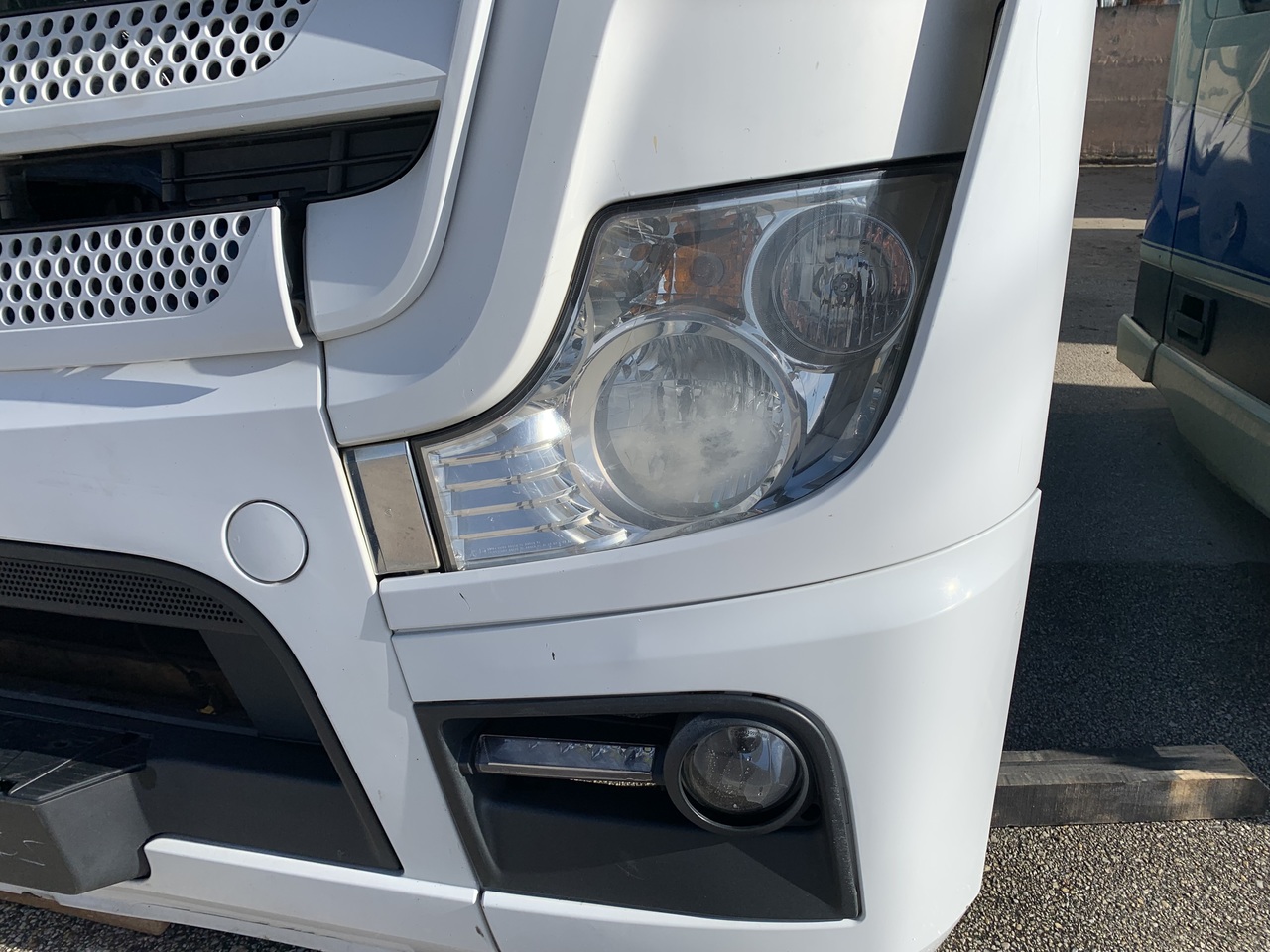 FRONT BUMPER ACTROS MP4 BIG SPACE - Para-choque por Camião: foto 3 FRONT BUMPER ACTROS MP4 BIG SPACE - Para-choque por Camião: foto 3