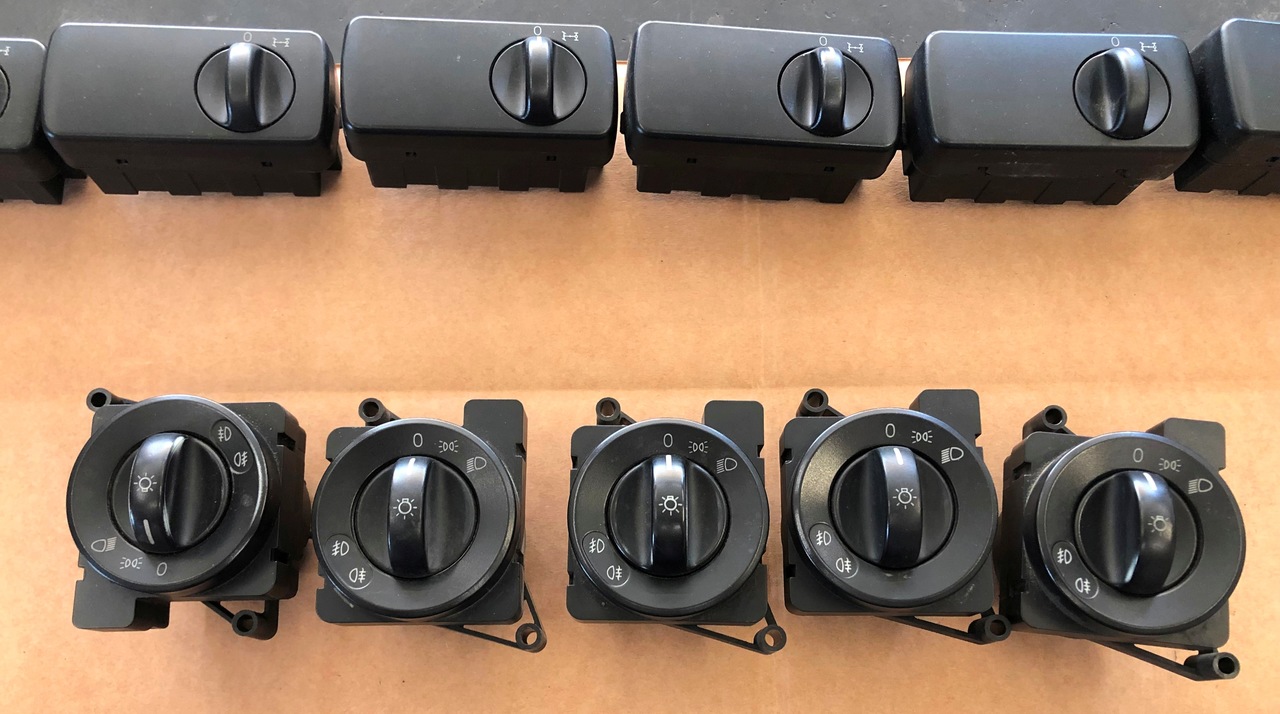 LIGHT SWITCH WITH FOGLAMP ACTROS MP2 - Sistema elétrico por Camião: foto 2 LIGHT SWITCH WITH FOGLAMP ACTROS MP2 - Sistema elétrico por Camião: foto 2