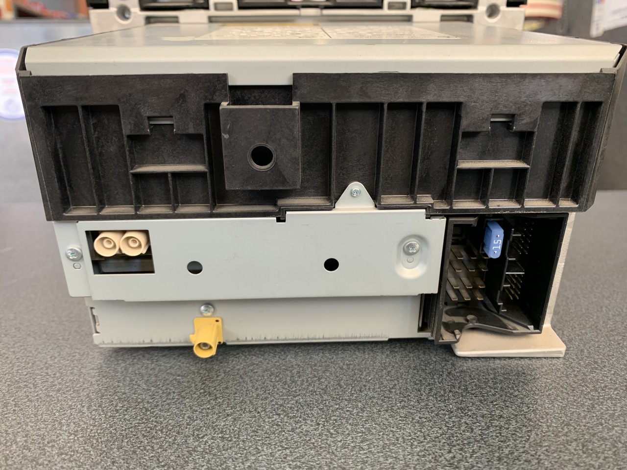 RADIO CD MERCEDES SPRINTER 906 MF2830 - Sistema de navegação por Veículo comercial: foto 3 RADIO CD MERCEDES SPRINTER 906 MF2830 - Sistema de navegação por Veículo comercial: foto 3