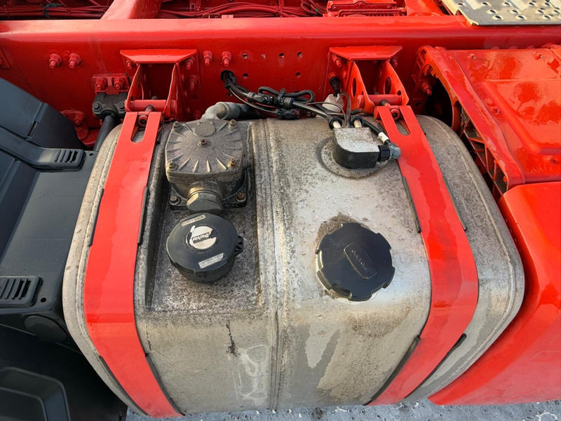 Tractor Volvo FH750: foto 13