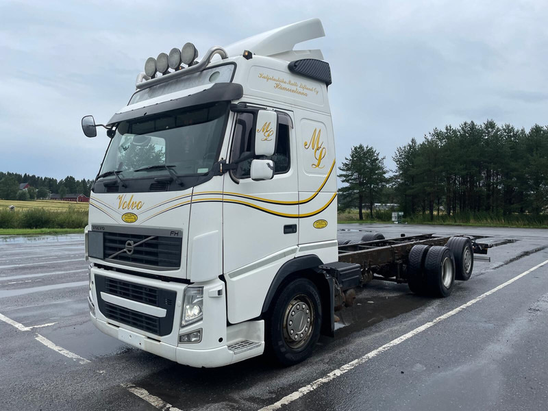 Volvo FH500 6x2 - Camião chassi: foto 1 Volvo FH500 6x2 - Camião chassi: foto 1