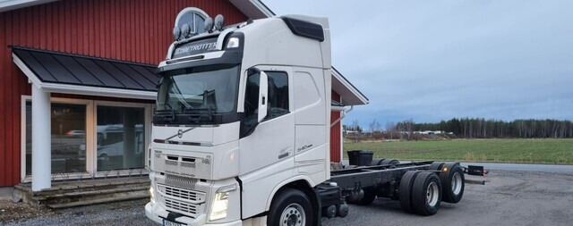 Volvo FH540 6X4 Globe XL - Camião chassi: foto 1 Volvo FH540 6X4 Globe XL - Camião chassi: foto 1