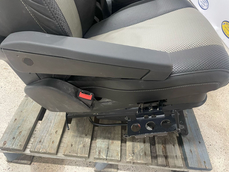 Volvo FM4 - Banco: foto 5 Volvo FM4 - Banco: foto 5