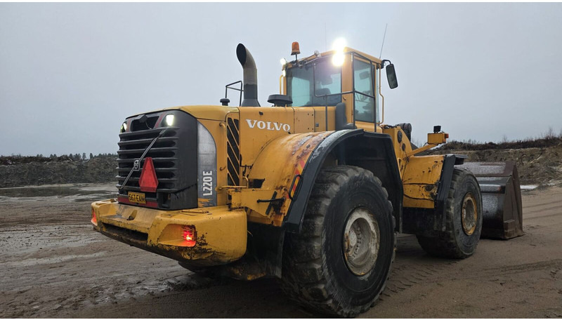 Volvo L220E - Pá carregadora de rodas: foto 1 Volvo L220E - Pá carregadora de rodas: foto 1