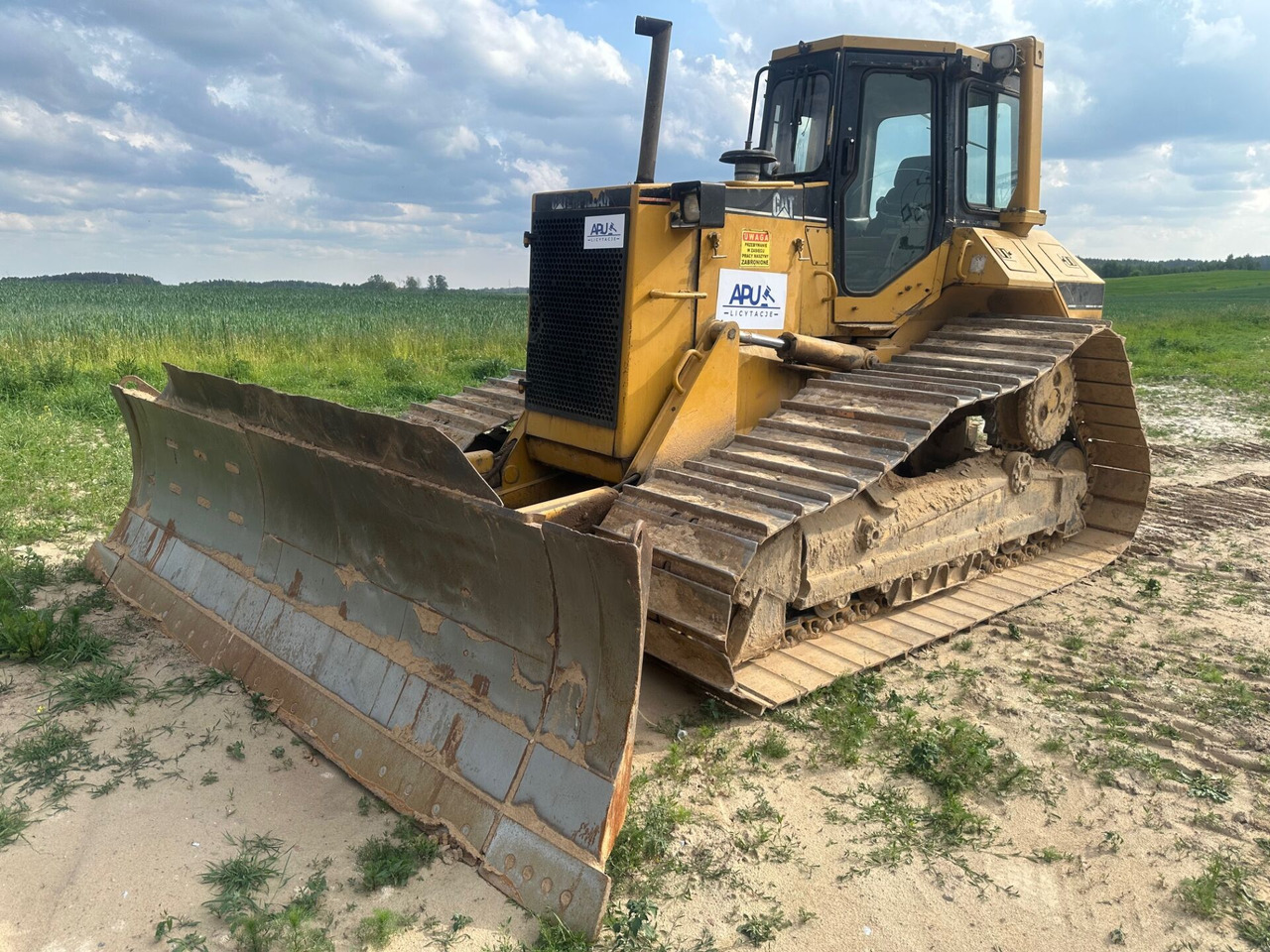 Caterpillar D6M LGP - Buldôzer: foto 1 Caterpillar D6M LGP - Buldôzer: foto 1