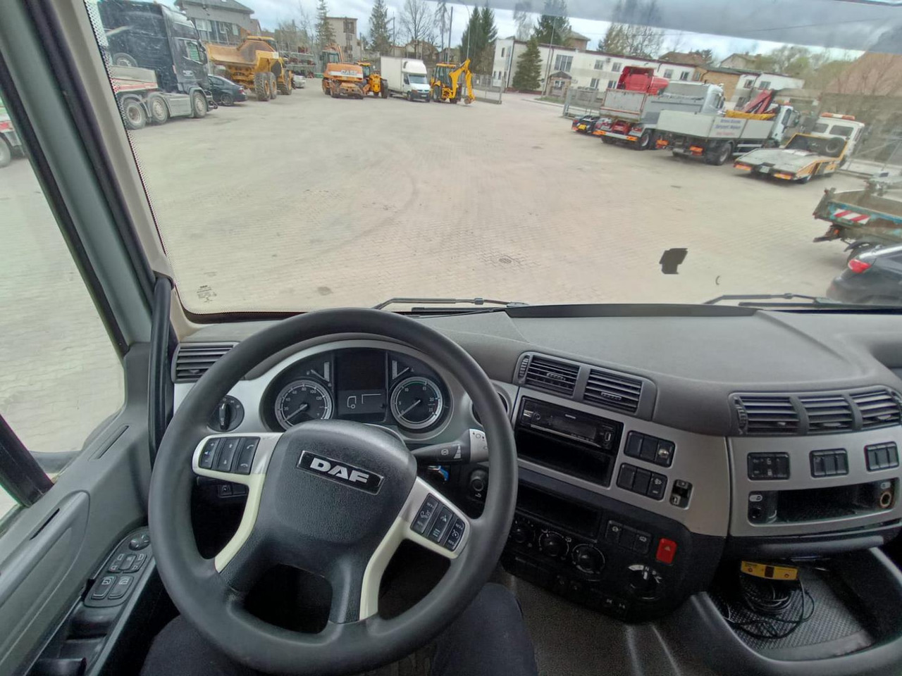 Camião basculante DAF CF510: foto 11