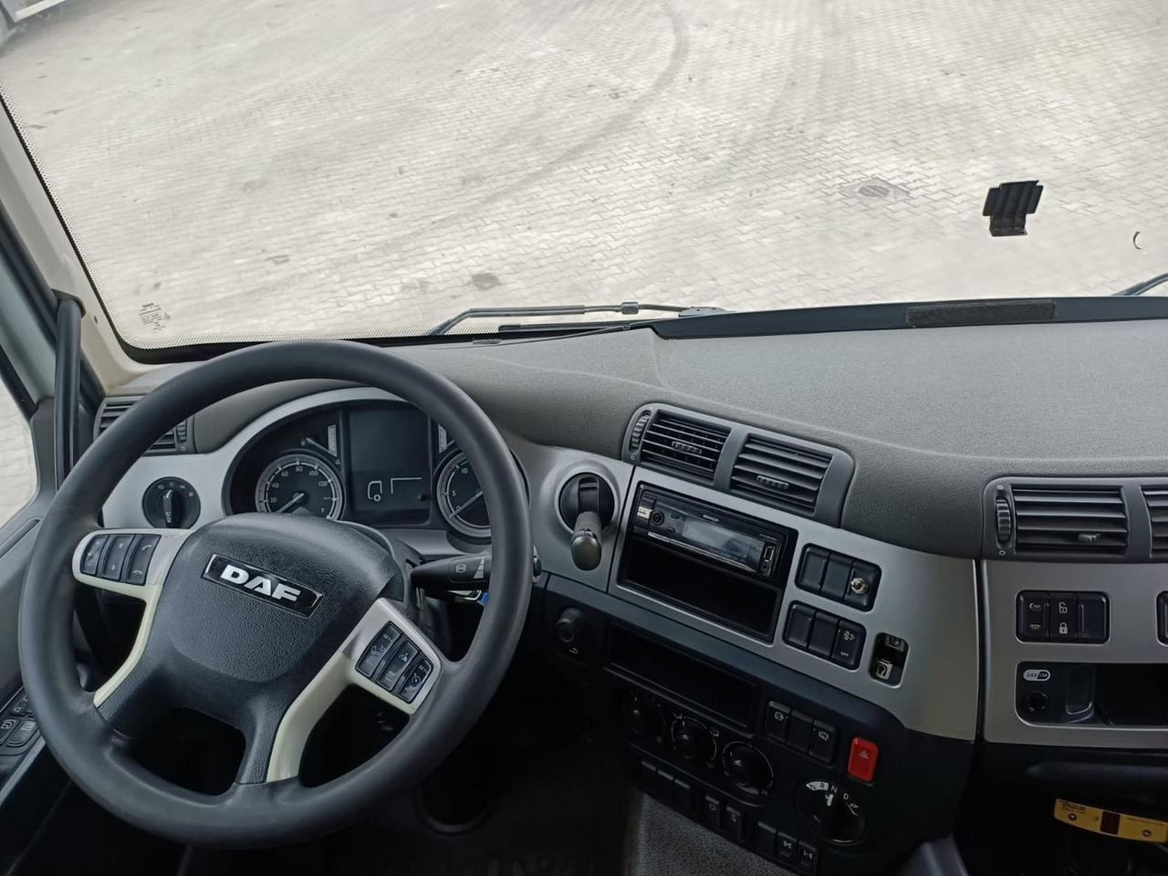 Camião basculante DAF CF510: foto 9