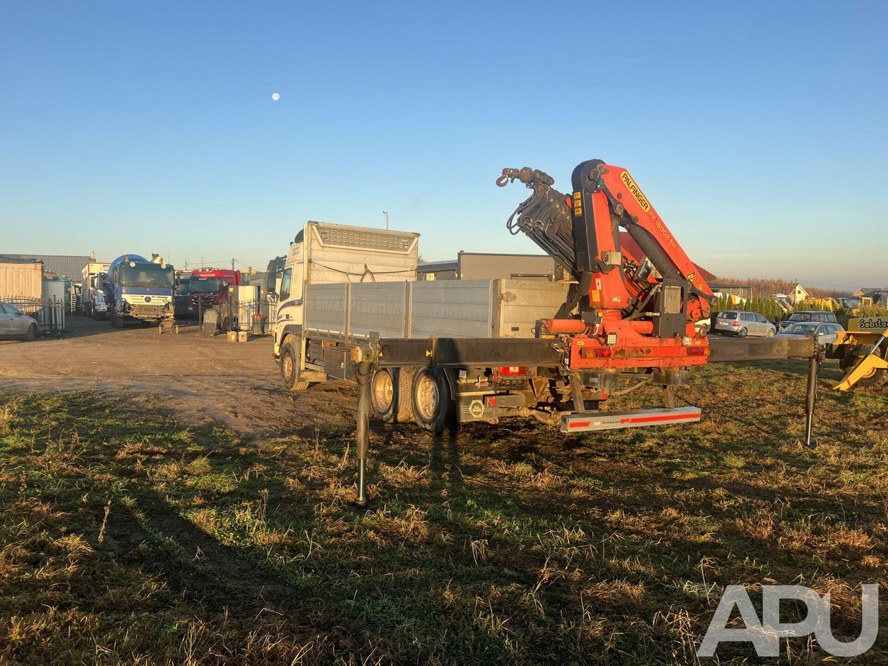 Volvo FM12 - Camião de caixa aberta/ Plataforma, Camião grua: foto 3 Volvo FM12 - Camião de caixa aberta/ Plataforma, Camião grua: foto 3