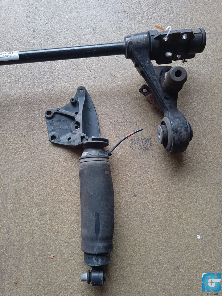 RENAULT TRUCK T CABINE STABILISATOR >2014 GEBRUIKT 7421874554U - Barra estabilizadora por Camião: foto 2 RENAULT TRUCK T CABINE STABILISATOR >2014 GEBRUIKT 7421874554U - Barra estabilizadora por Camião: foto 2