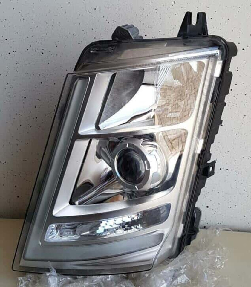 VOLVO FH4 XENON KOPLAMP LH 22239247U - Farol dianteira por Camião: foto 1 VOLVO FH4 XENON KOPLAMP LH 22239247U - Farol dianteira por Camião: foto 1