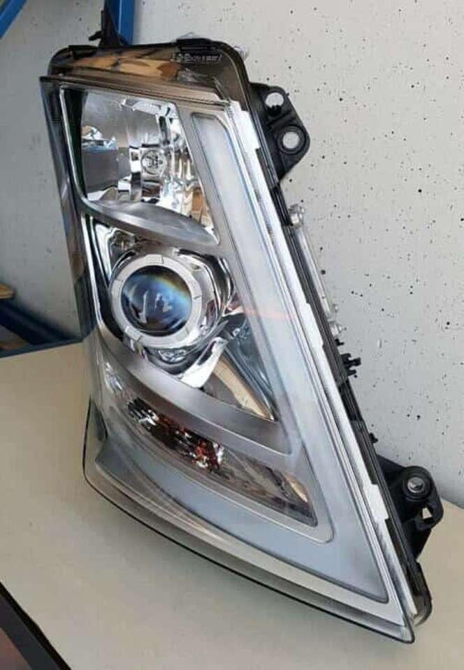 VOLVO FH4 XENON KOPLAMP RH 22239244U - Farol dianteira por Camião: foto 1 VOLVO FH4 XENON KOPLAMP RH 22239244U - Farol dianteira por Camião: foto 1