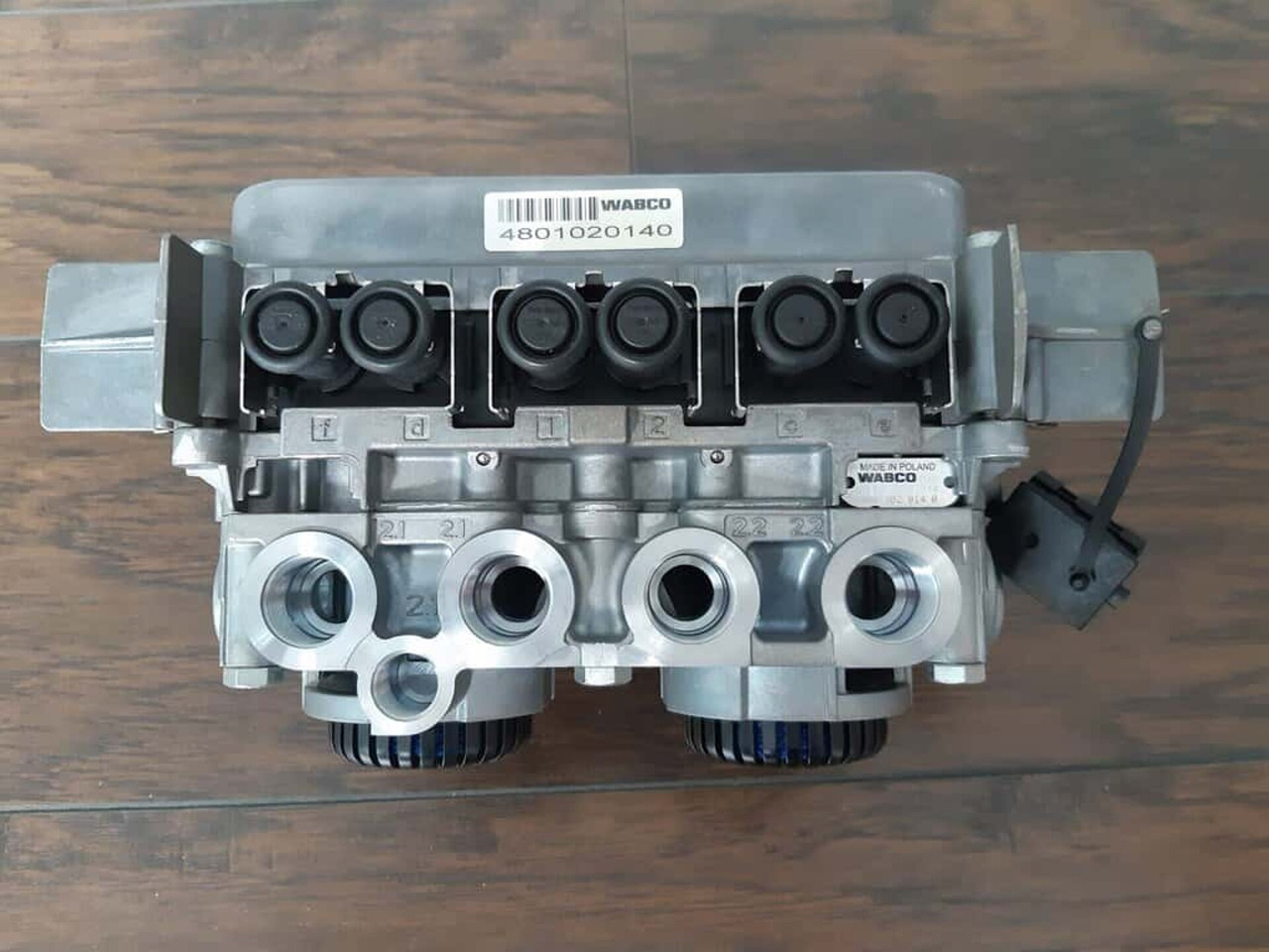 WABCO EBS MODULATOR SCHMITZ,KRONE NIEUW + deposit 4801020140 - Válvula de freio por Camião: foto 1 WABCO EBS MODULATOR SCHMITZ,KRONE NIEUW + deposit 4801020140 - Válvula de freio por Camião: foto 1