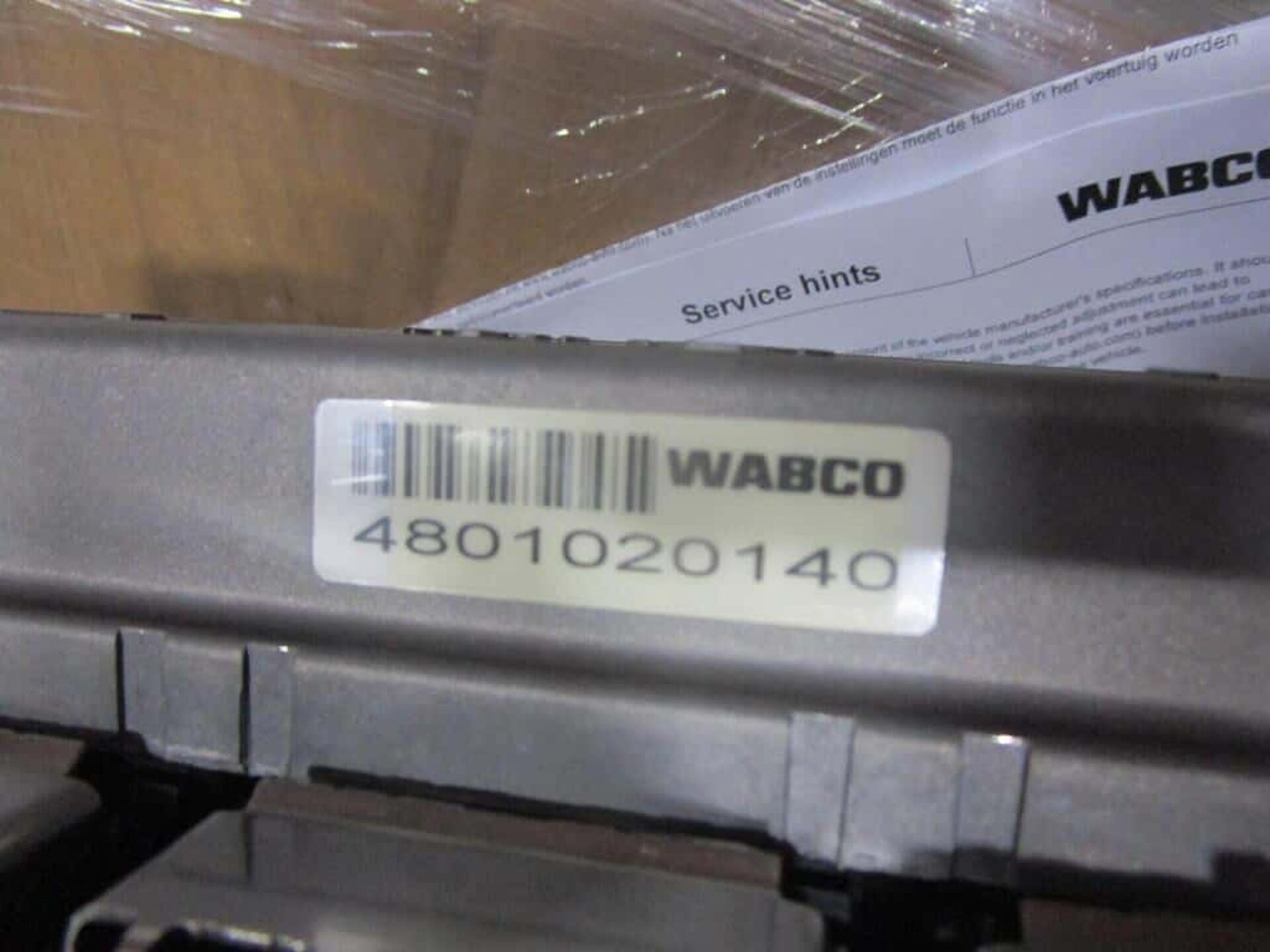WABCO EBS MODULATOR SCHMITZ,KRONE NIEUW + deposit 4801020140 - Válvula de freio por Camião: foto 4 WABCO EBS MODULATOR SCHMITZ,KRONE NIEUW + deposit 4801020140 - Válvula de freio por Camião: foto 4