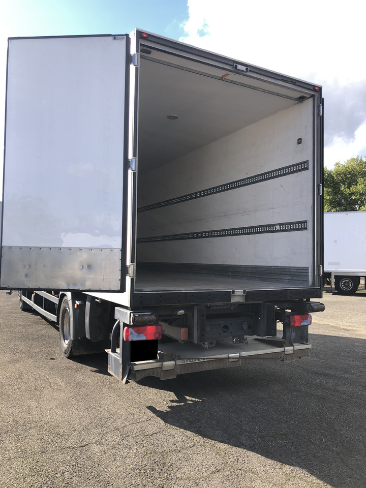 Camião frigorífico para transporte de alimentos MAN TGM 18.340 FRIGORIFIQUE: foto 6