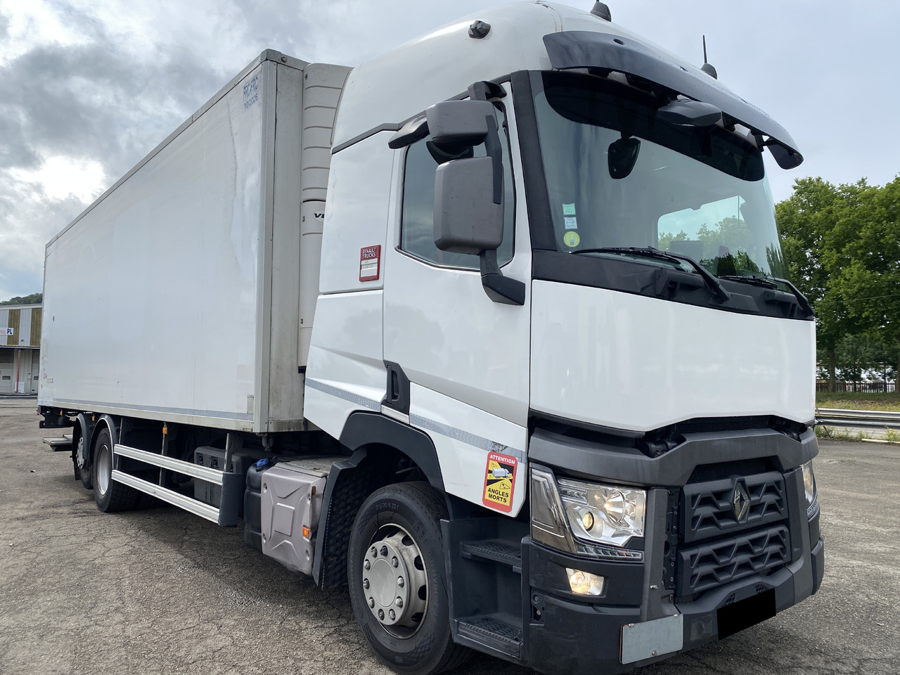 RENAULT T - Camião frigorífico: foto 4 RENAULT T - Camião frigorífico: foto 4