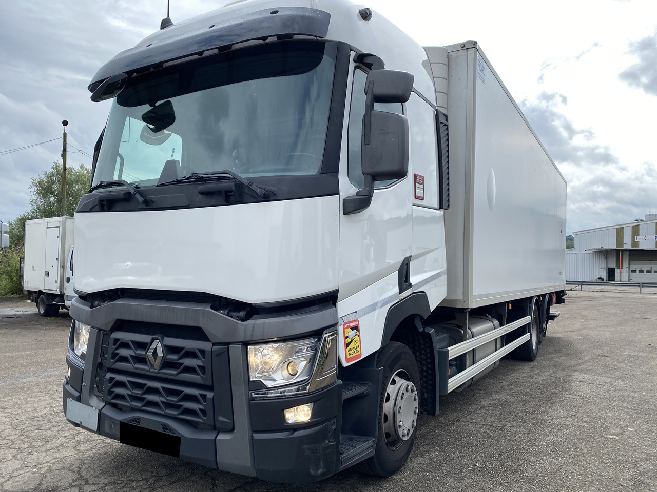 RENAULT T - Camião frigorífico: foto 1 RENAULT T - Camião frigorífico: foto 1