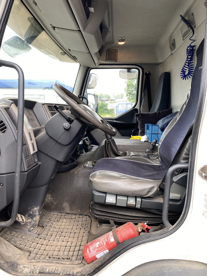 VOLVO FE - Camião frigorífico: foto 4 VOLVO FE - Camião frigorífico: foto 4