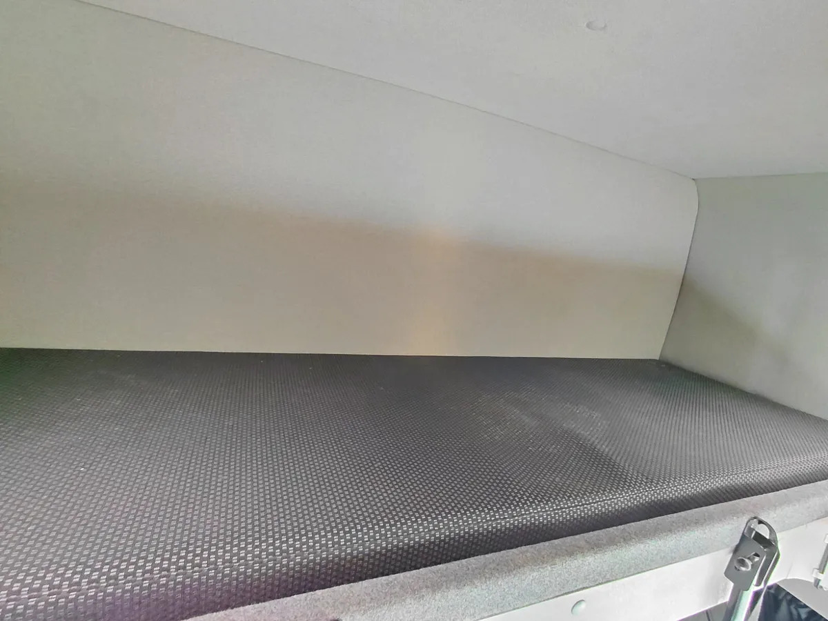 2017 Renault D12 4×2 Double Sleeper Curtainsider - Camião de lona: foto 2 2017 Renault D12 4×2 Double Sleeper Curtainsider - Camião de lona: foto 2