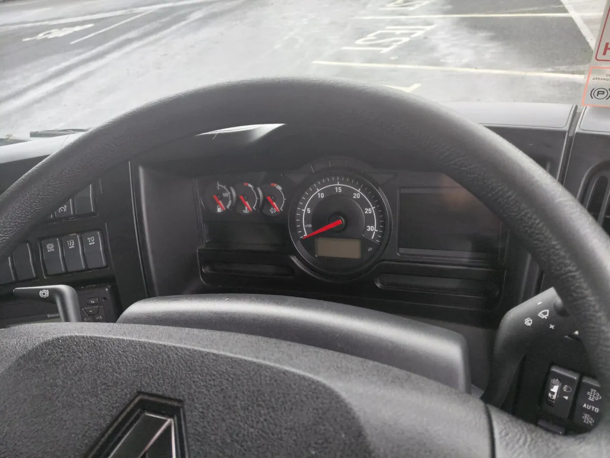 2019 Renault D 12T - Camião furgão: foto 2 2019 Renault D 12T - Camião furgão: foto 2