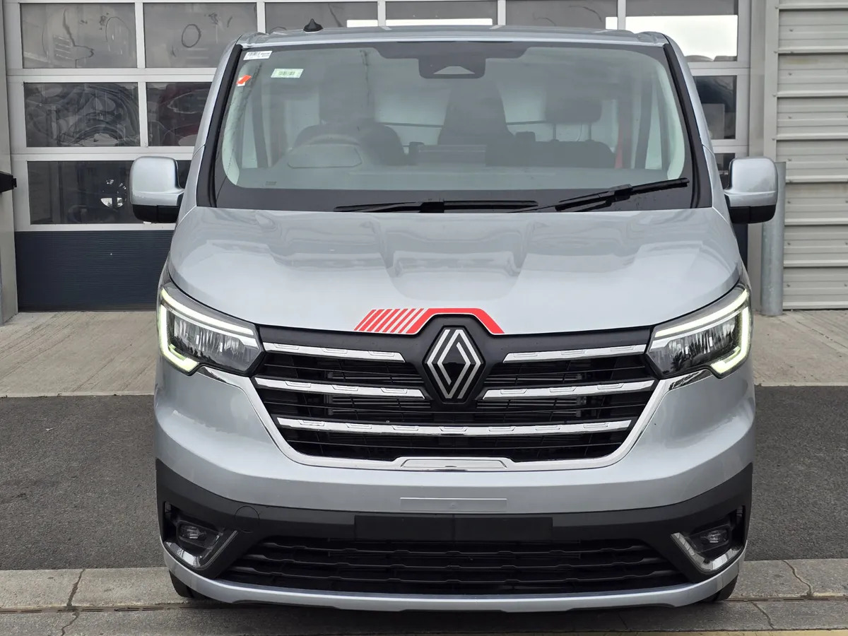 Furgão novo NEW Renault Trafic Exclusive 170BHP/150BHP Auto Highland Silver: foto 6