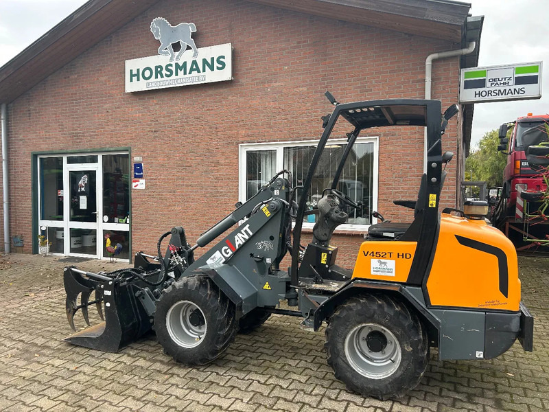 Giant V452T HD - Pá carregadora: foto 1 Giant V452T HD - Pá carregadora: foto 1