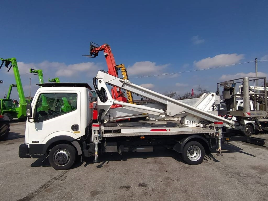 Multitel hx200xe - Caminhão com plataforma aérea: foto 4 Multitel hx200xe - Caminhão com plataforma aérea: foto 4